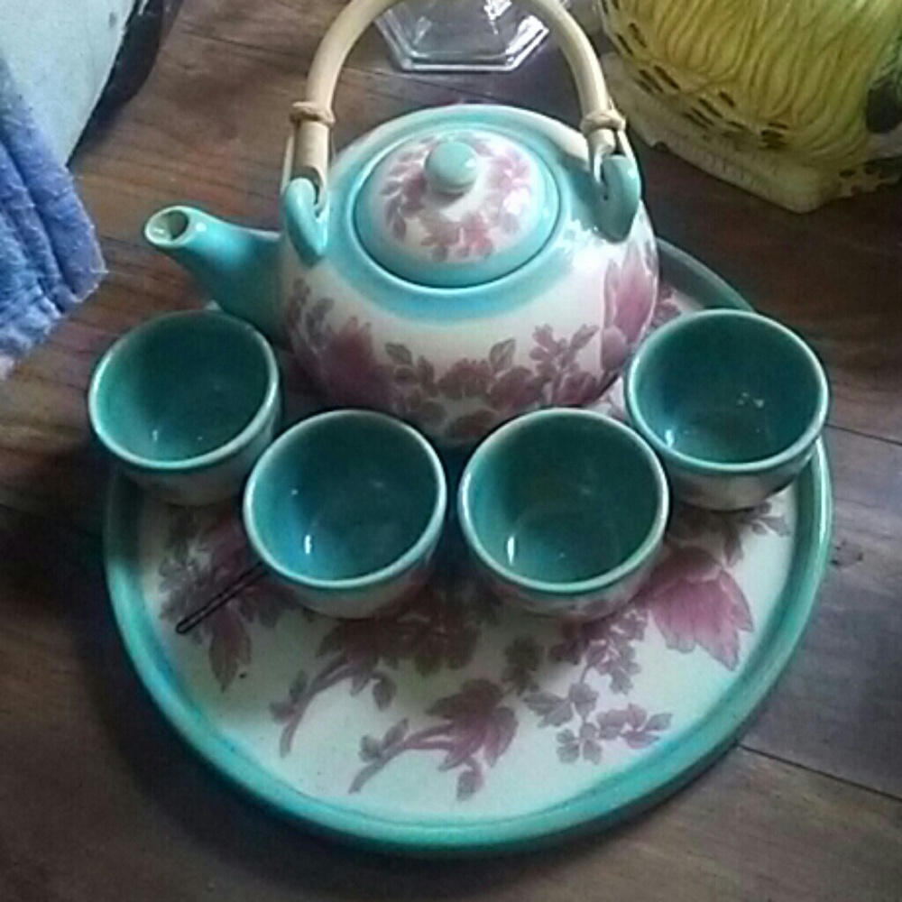 BEAUTIFUL tea set